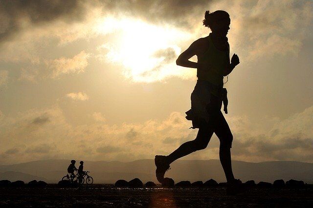 Stay atop the health game! What to include in your daily workout routine?